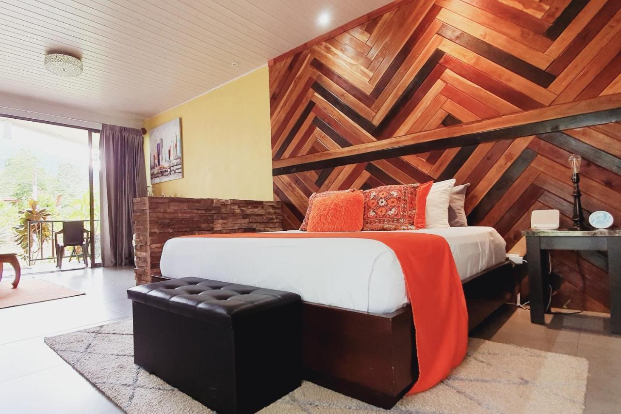Yellow Tree Suites La Fortuna ภายนอก รูปภาพ