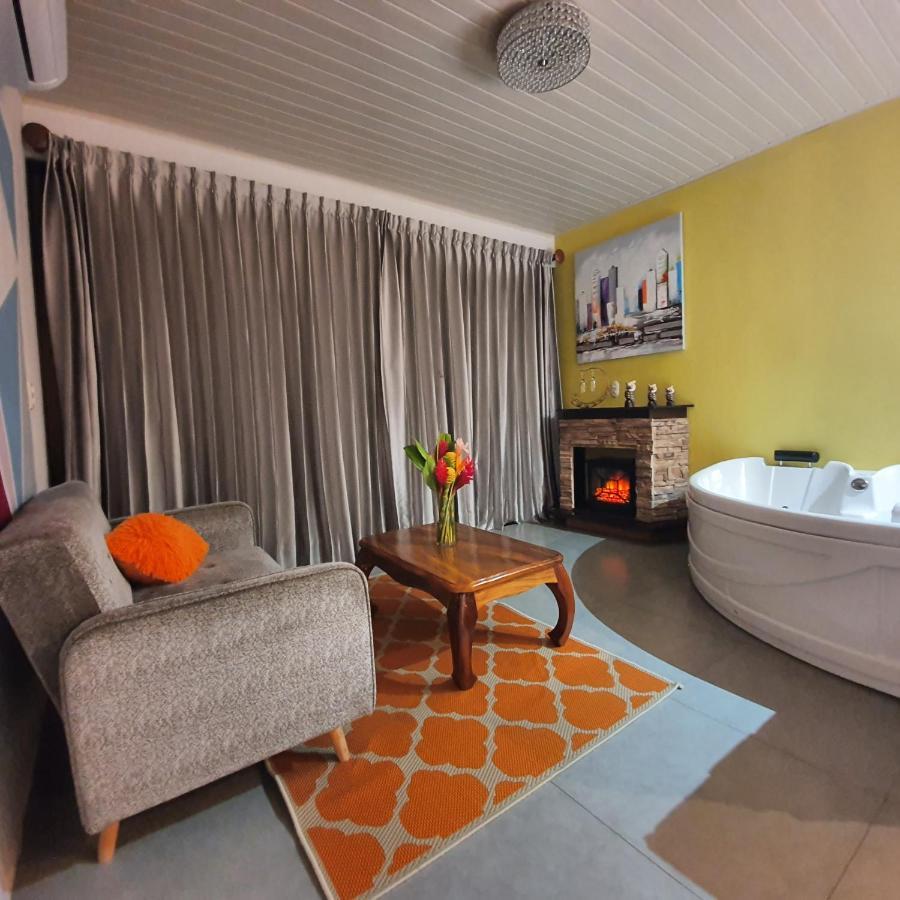Yellow Tree Suites La Fortuna ภายนอก รูปภาพ